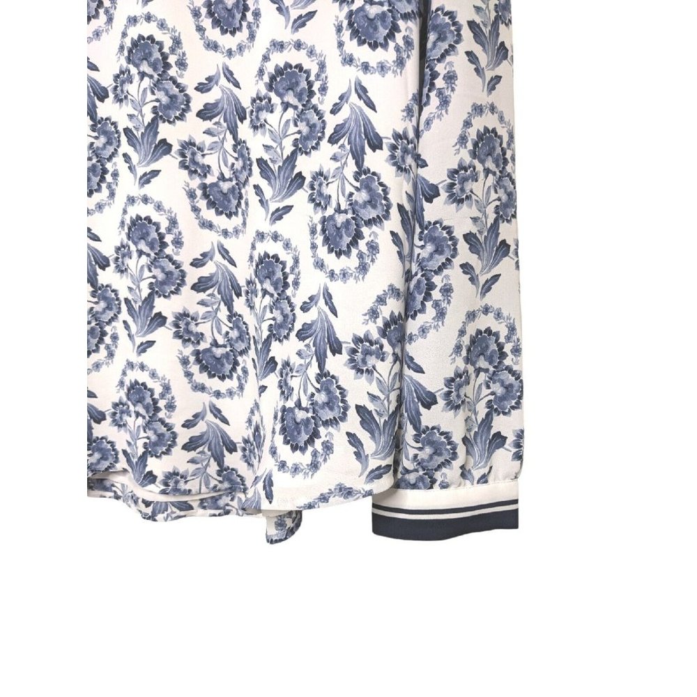 Ann Taylor LOFT Women's Top Size XL Blue and White Floral FLOWY Relaxed Fit b6 - Picture 10 of 11